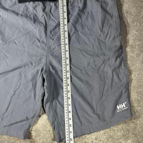 Grey Helly Hansen sportswear shorts - Picture 5 of 7